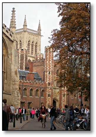 Trinty Street - Cambridge University - Travel England